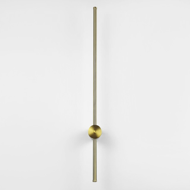 Сучасне лінійне бра в латунному каркасі довжиною 80 см
