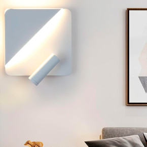 Настінний білий квадратний світильник із спотом