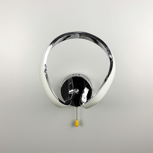 Світлодіодне бра у металевому корпусі кольору хром