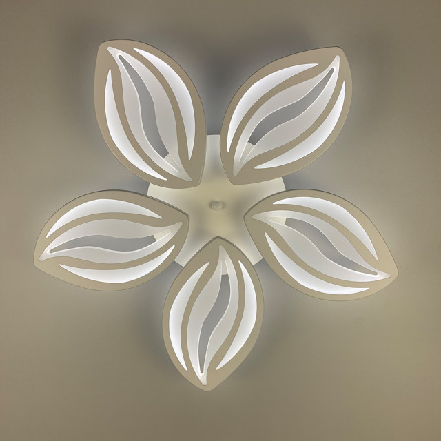 Стельова LED люстра біла на 5 пелюсток